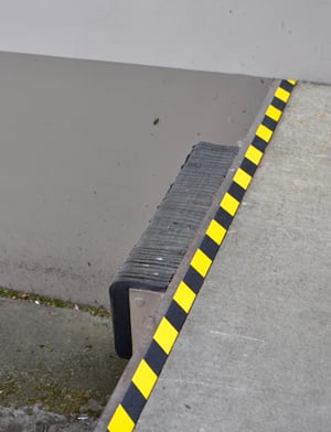 slip-prevention-loading-dock-warning-floor-marking-float-1-1-1-1-1-1