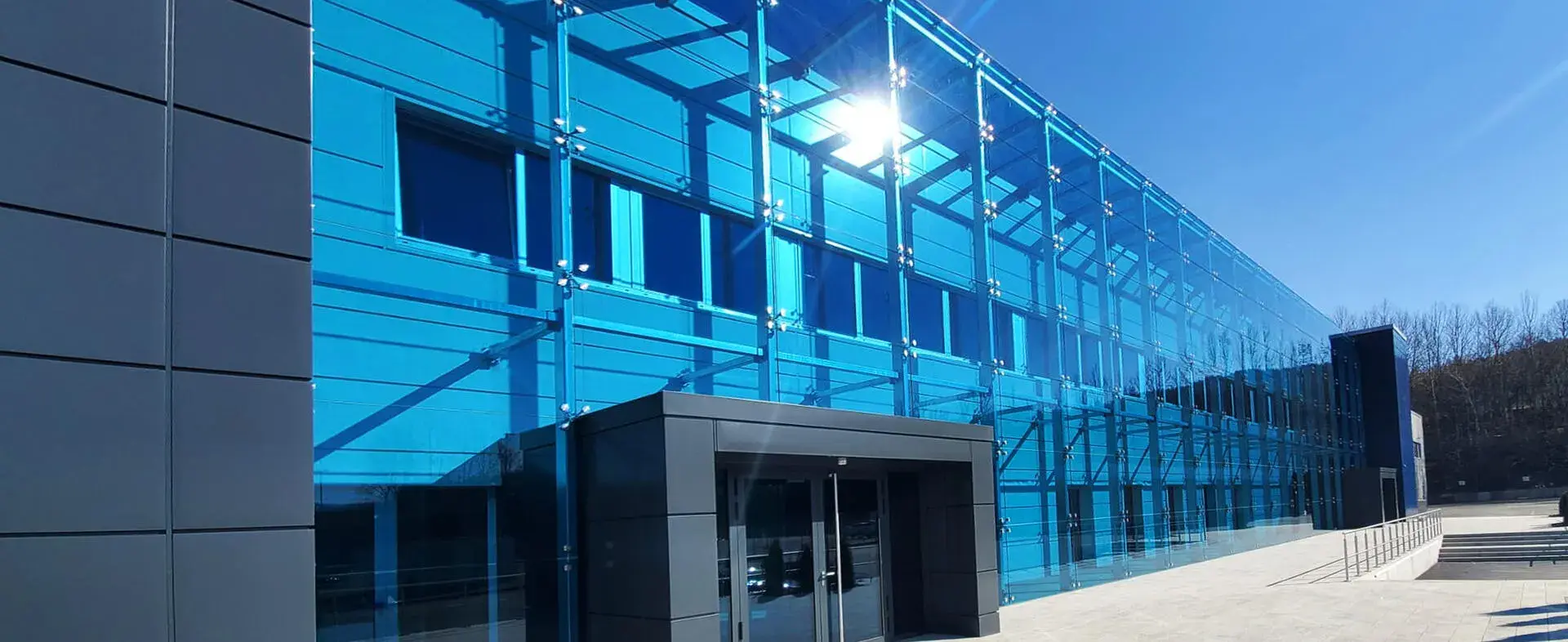 Exterior of IPG Photonics’ building.